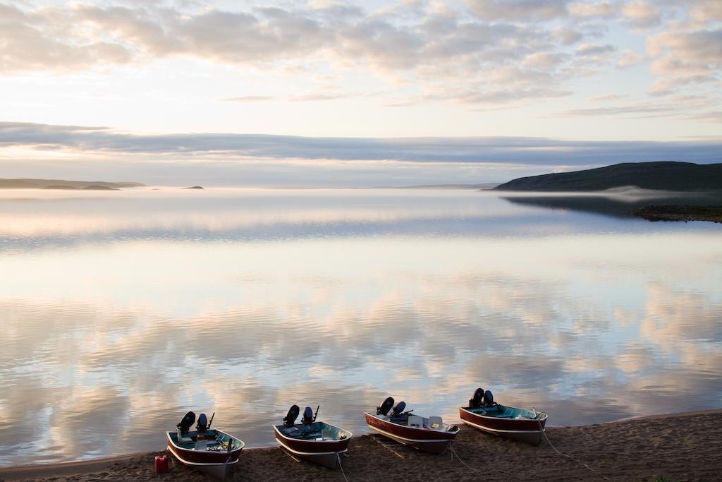 Peterson'S Point Lake Lodge Yellowknife Dış mekan fotoğraf