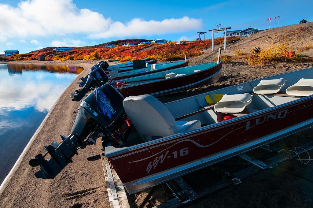 Peterson'S Point Lake Lodge Yellowknife Dış mekan fotoğraf