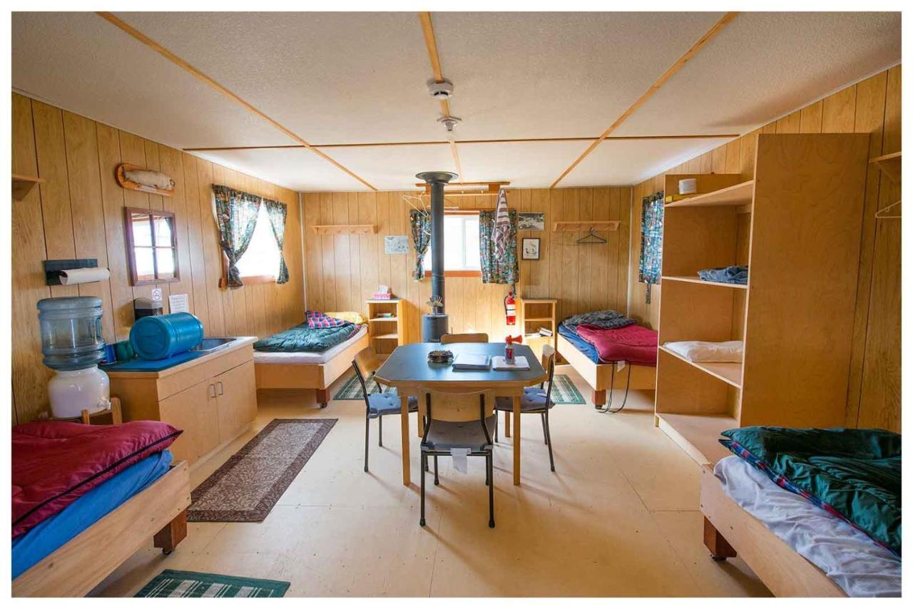 Peterson'S Point Lake Lodge Yellowknife Dış mekan fotoğraf